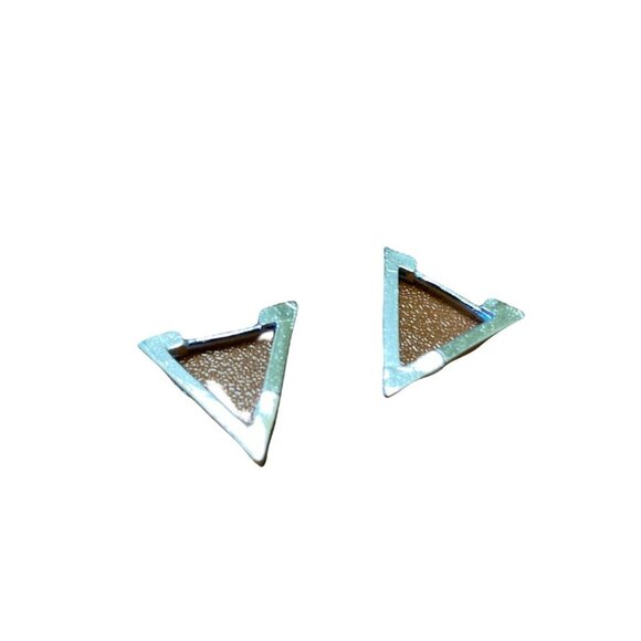 Mens Triangle Huggie Earrings Silver Tone Copper Geometric Lightweight Jewelry - Picture 3 of 4